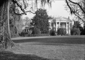 General view looking to main house at Melrose. Photograph by Ralph Clynne, 1934 (HABS No. MS-61-2).